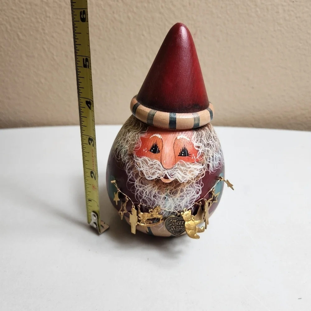 Heartstrokes Wooden Handpainted Santa w/Charms